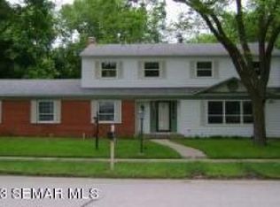 1405 Folwell Dr SW, Rochester, MN 55902