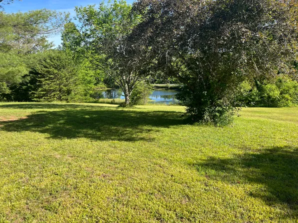 495 Apple Grove Rd, Mineral, VA 23117