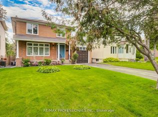 30 Tobruk Cres, Toronto, ON M2M3B4