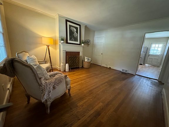 5th image of 1616 Meadowthorpe Ave #B