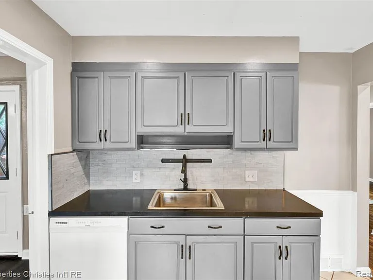 4271 Prairie Ave — Photo 13
