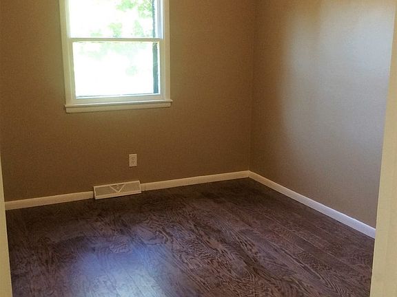 3rd image of 7021 S 42nd St