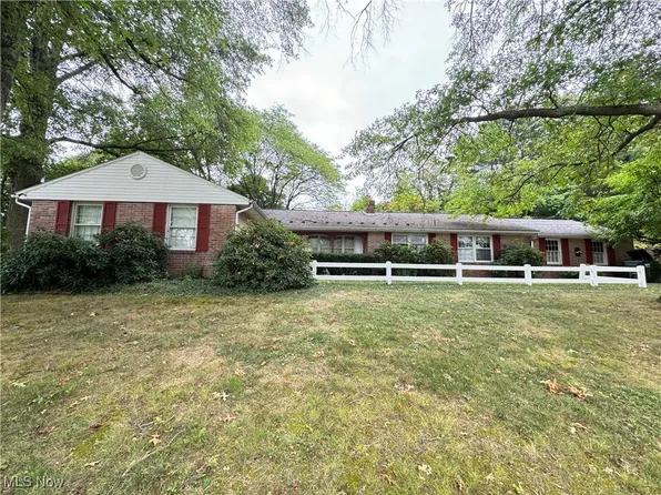 1221 E 3rd St, Dover, OH 44622