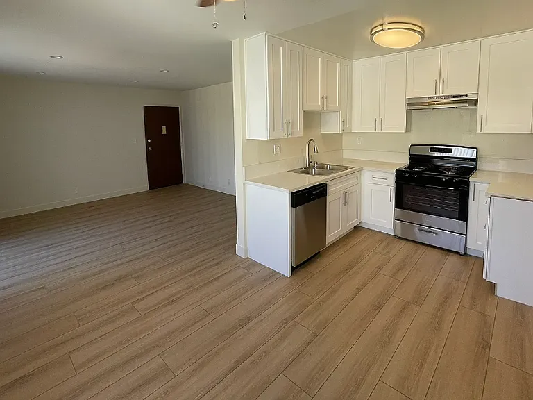 1340 Orange Grove Avenue — Photo 1