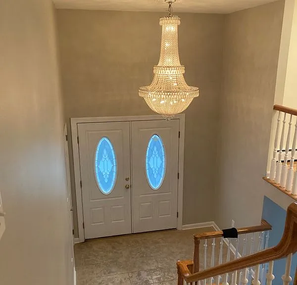 718 Spring Ave — Photo 2