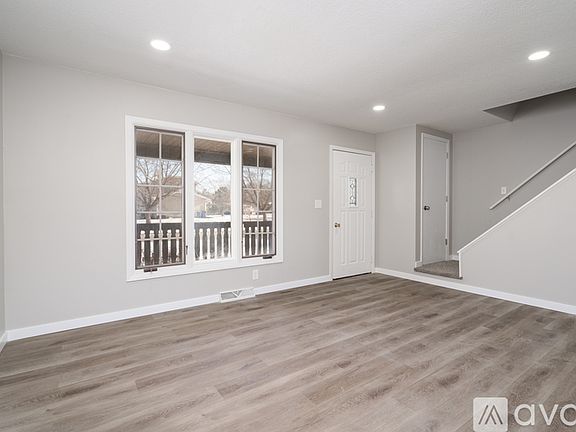 5th image of 420 Belle Aire Dr #420