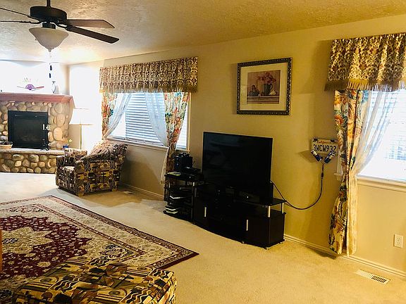 3rd image of 2226 W Tango Creek Dr