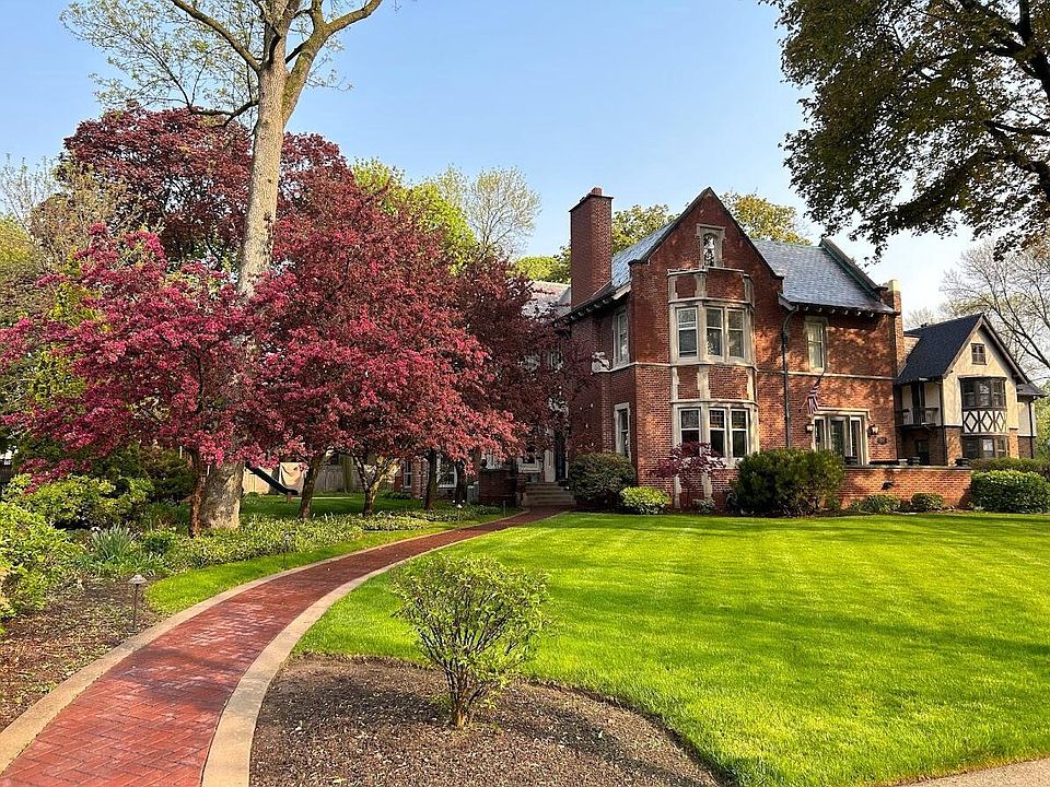 1st image of 2663 North Wahl AVENUE
