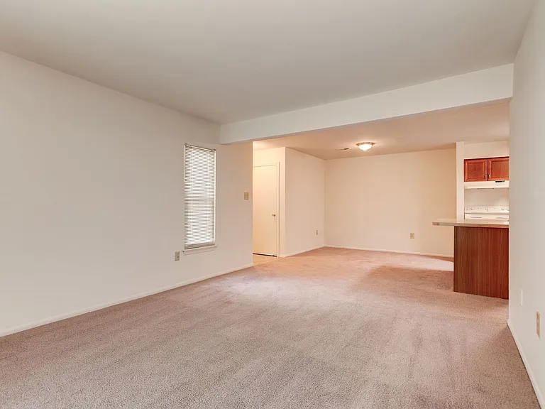Hunter's Run Apartments — Photo 15