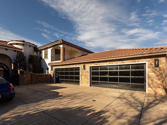 2nd image of 617 S Cove Dr Unit 1