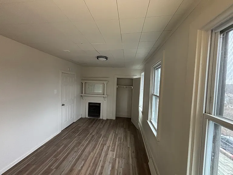 2607 Spring St — Photo 3