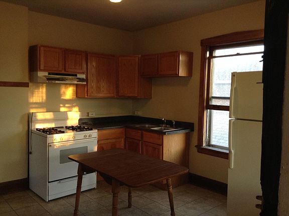2nd image of 2952 N Nagle Ave Unit 3