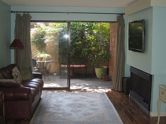 2nd image of 843 Woodside Ln E Unit 6