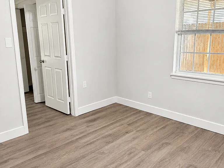230 N Holly Ave — Photo 15