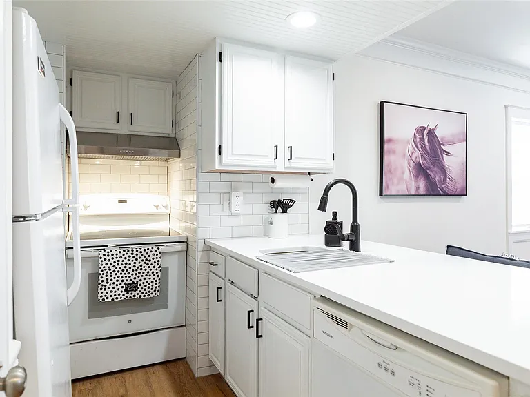 48 Columbia St #1 — Photo 9
