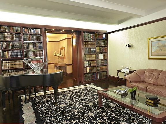 3rd image of 317 W 89th St APT 2E
