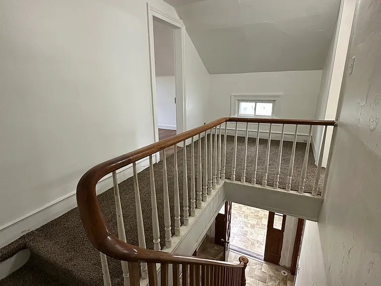 915 Madison St — Photo 5