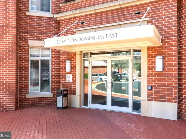 4480 Market Commons Dr #Penthouse 03, Fairfax, VA 22033
