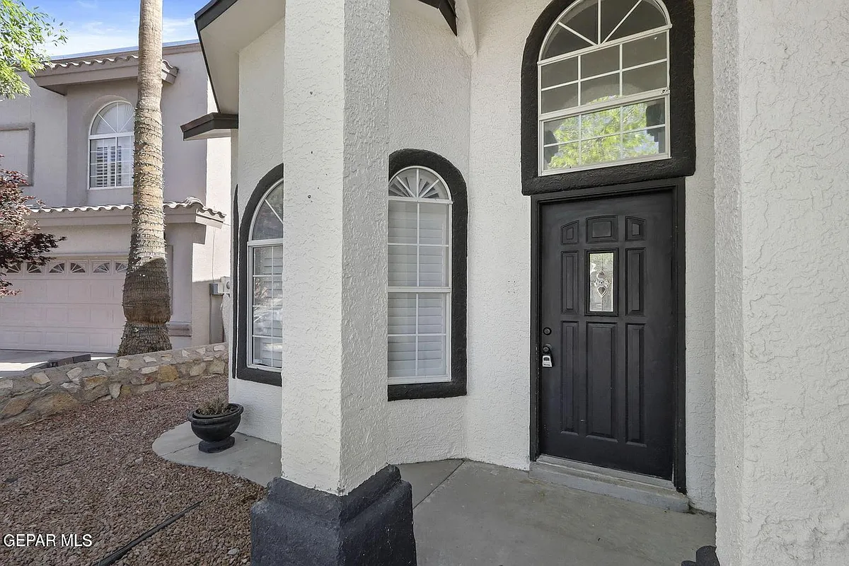Building Photo - 12425 Red Sun Dr