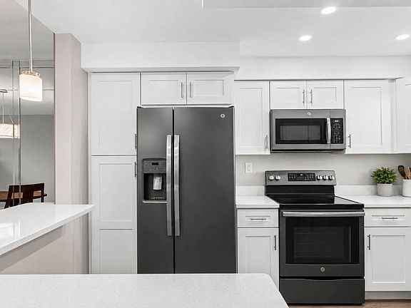 4th image of 3150 W Rolling Hills Circle #709