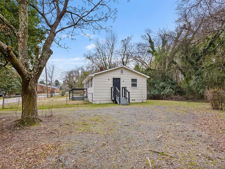 700 Ross Rd — Photo 4