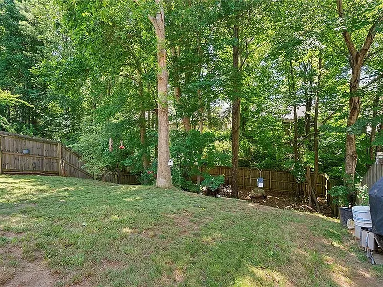 5825 Weddington Dr — Photo 33