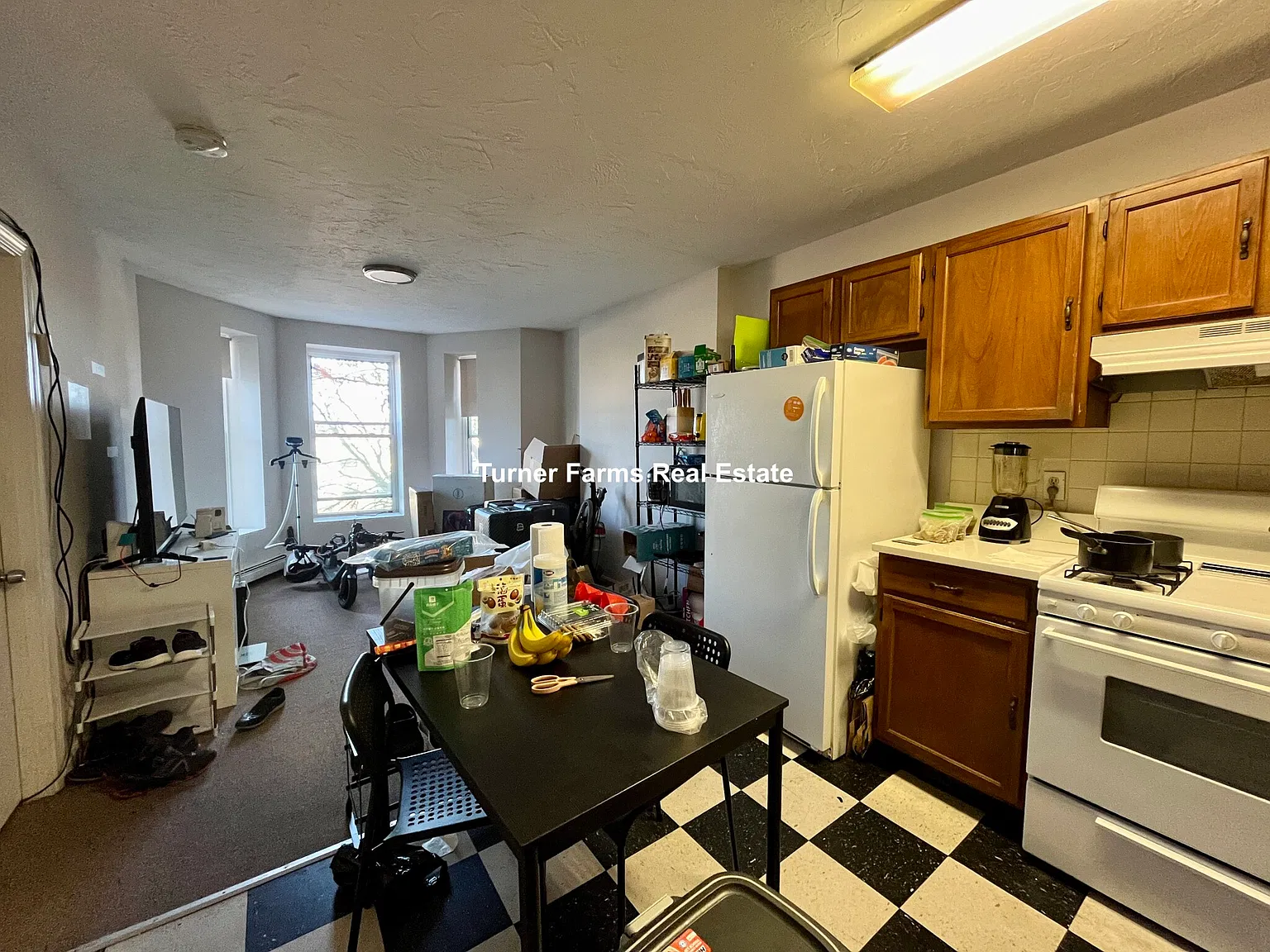 3 bed, 7777 sqft, $5,200 — Photo 1