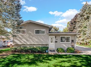 59 Circle Dr E, Montgomery, IL 60538