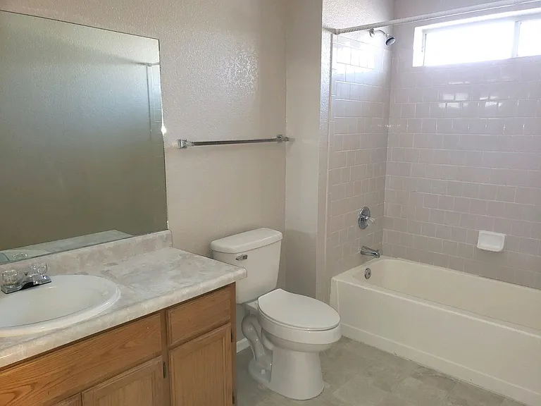 11402 E 24th Ln — Photo 10