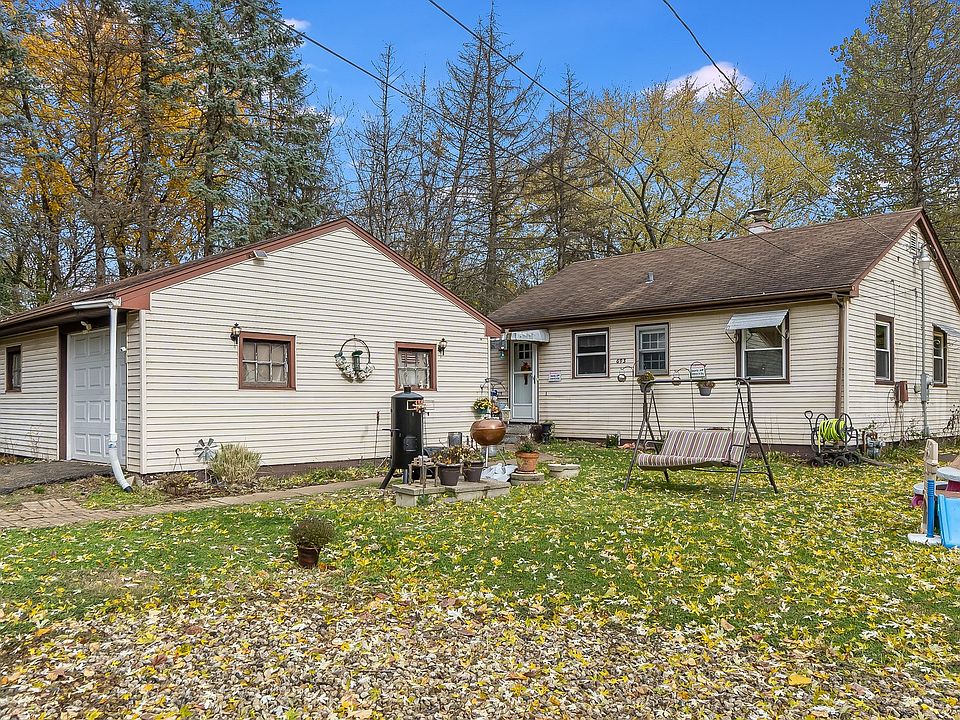 Cute, Updated home with room to roam!