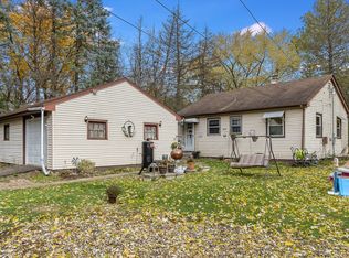 693 Betty Ln, Aurora, IL 60505