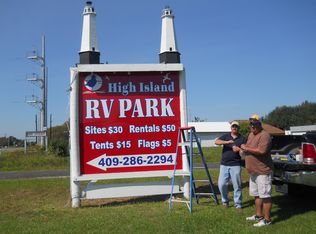 1921 4th St, High Island, TX 77623