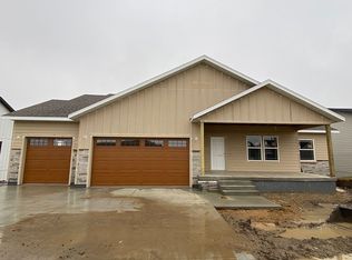 970 Steamboat Trl, Brookings, SD 57006