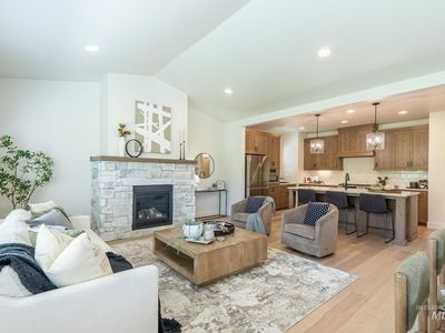 1377 W Eiger Dr, Nampa, ID, 83686
