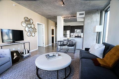 5th image of 1331 S Wabash Ave #P