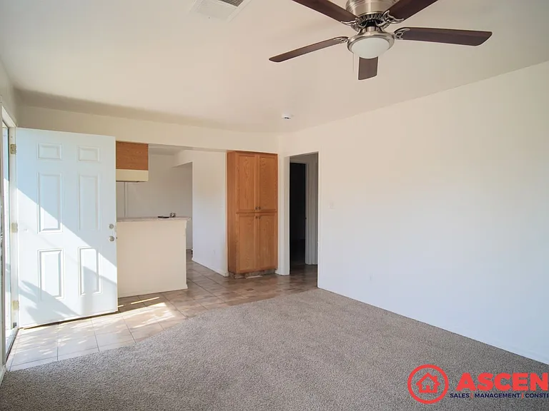 528 Jackson St — Photo 3
