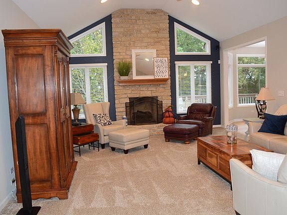 3rd image of 26045 W Laurel Ct