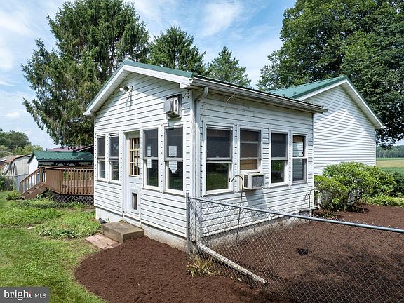 5th image of 4822 W Whitehall Rd