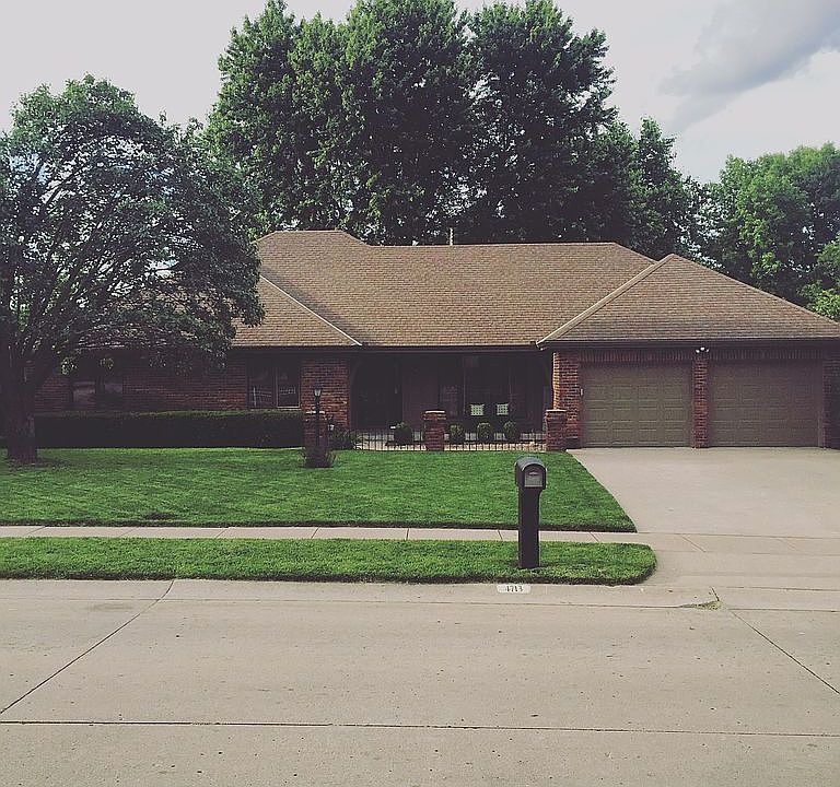 1st image of 4713 Woodfield Dr