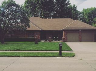 4713 Woodfield Dr, Saint Joseph, MO 64506