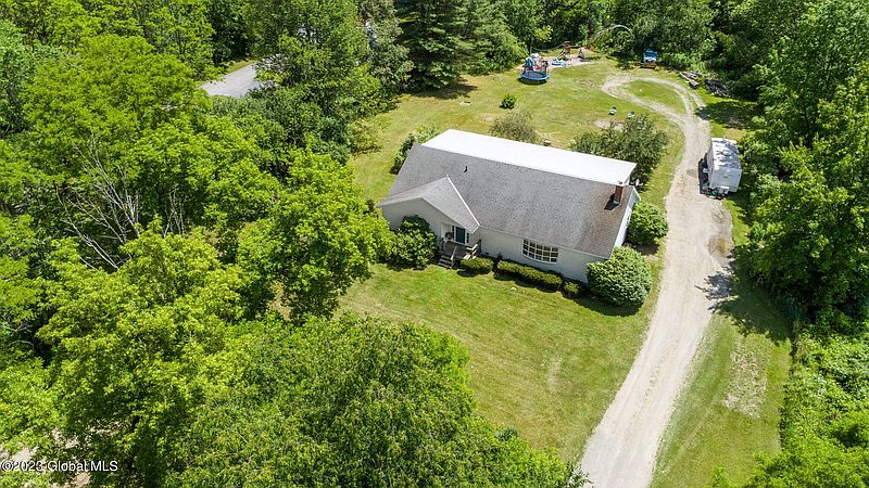5th image of 54 Brownell Hollow Rd