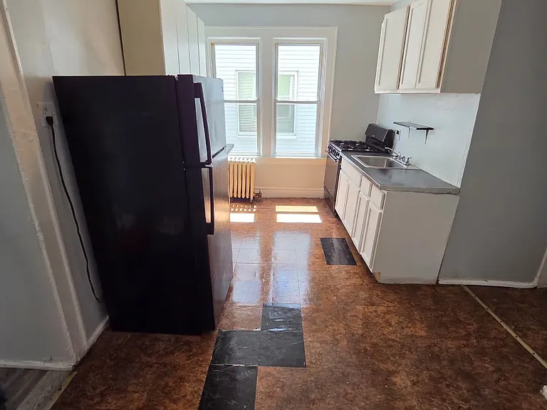 439 Springdale Ave #1L — Photo 4