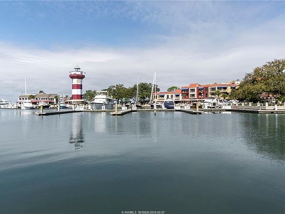 3rd image of 25 Ht Yacht Basin
