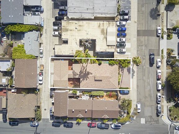 3rd image of 907-9 Sapphire St