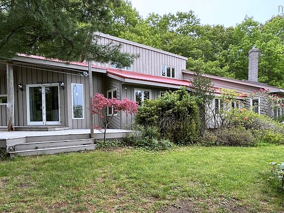 4th image of 371 Lacey Mines Rd