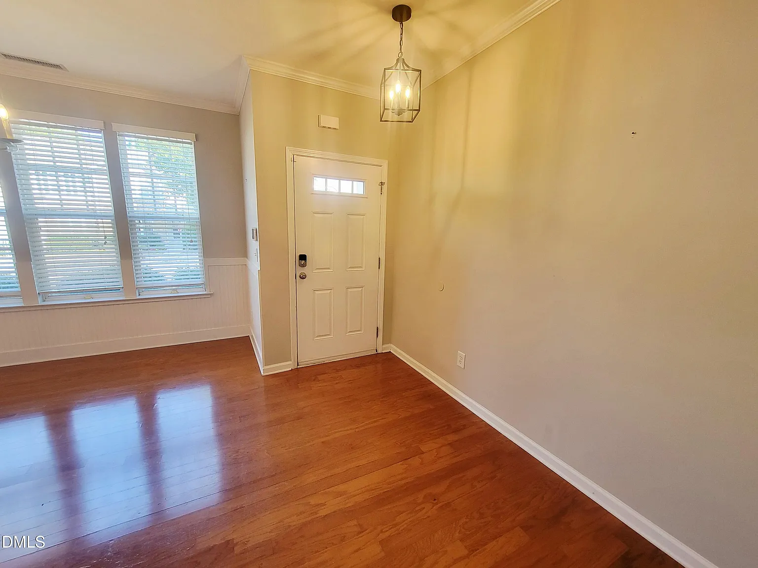 2 bed, 2.5 bath, 1388 sqft, $1,995 — Photo 3