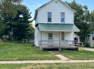 705 W Wall St, Morrison, IL 61270