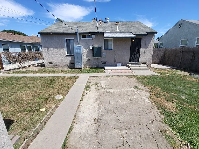 2233-2235 N Euclid Ave — Photo 16