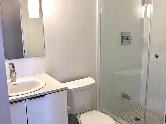 5th image of 955 Bay St #707