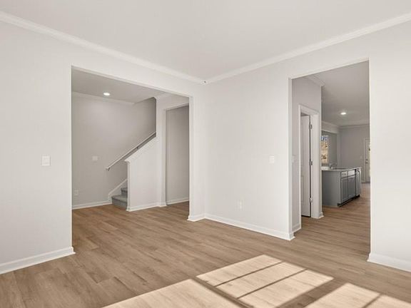 3rd image of 6014 Muirfield Point